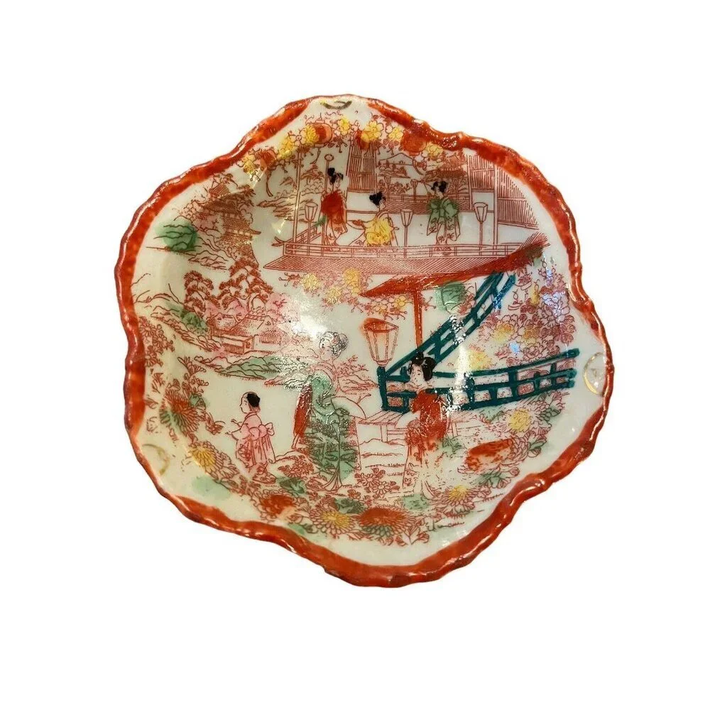 Vintage Japanese Porcelain Geisha Girls in Kimonos Hand Painted 5.5